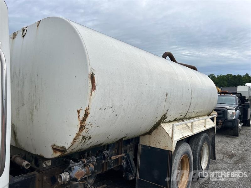 Freightliner M2 106 4000 gal 6x4 Water Truck 급수차