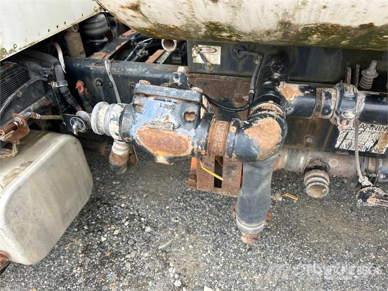 Freightliner M2 106 4000 gal 6x4 Water Truck 급수차
