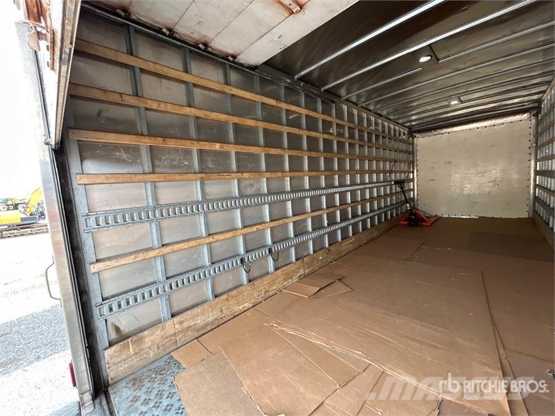 Freightliner M2 106 4x2 Van Truck Furgons