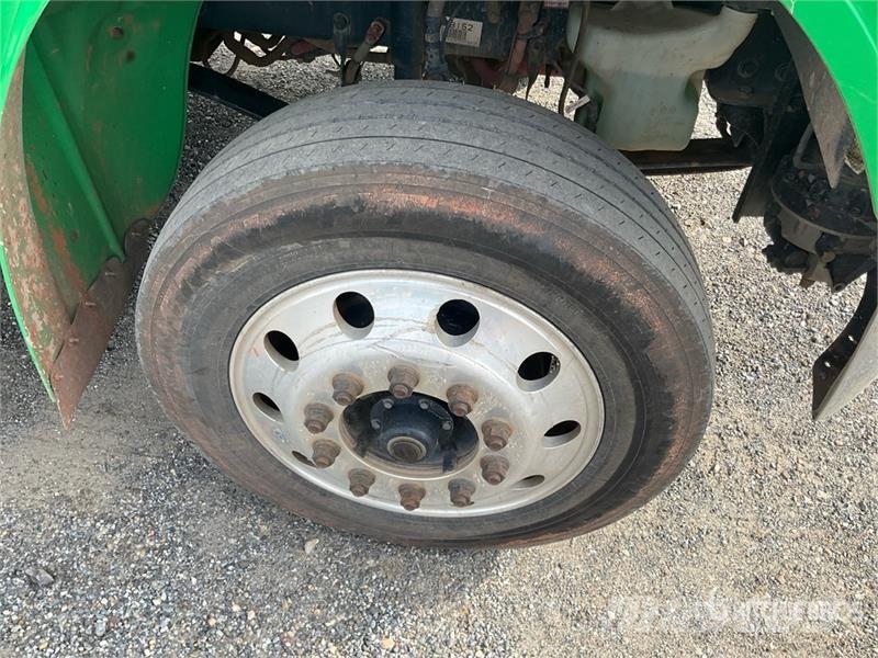 Freightliner M2 106 4x2 Rollback Truck 회수 차량