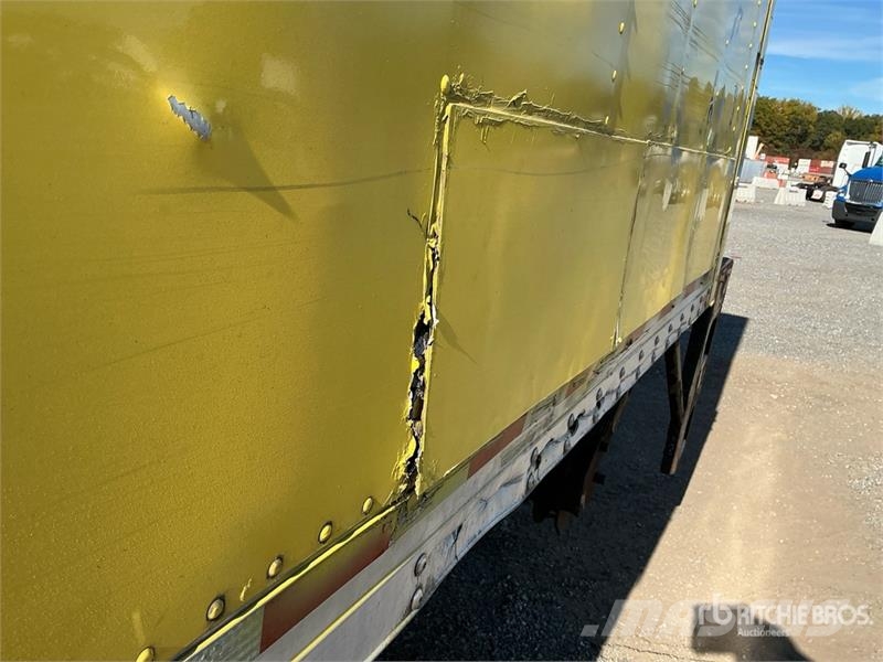 Freightliner M2 106 4x2 Van Truck Sanduk kamioni