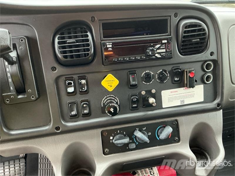 Freightliner M2 106 4x2 Van Truck (Inoperable) Umpikorikuorma-autot