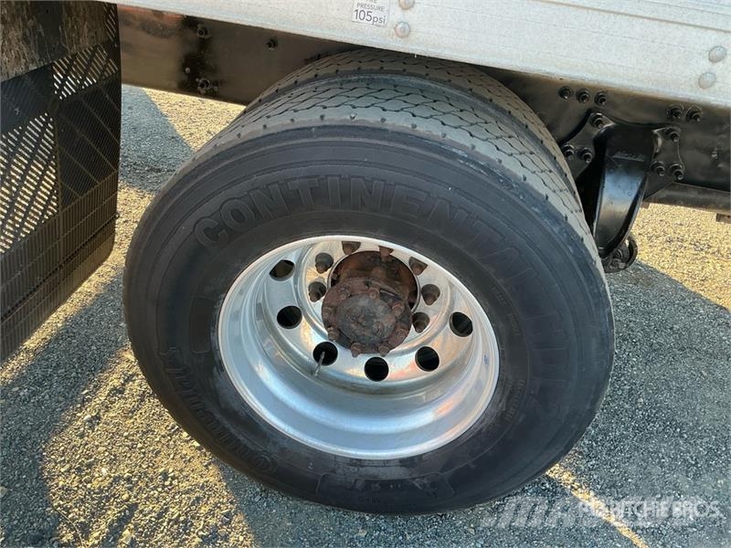 Freightliner M2 106 4x2 Van Truck Furgons