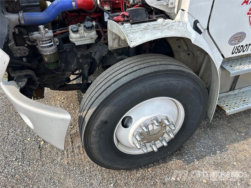 Freightliner M2 106 4x2 Van Truck Furgons