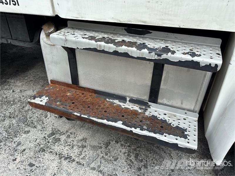 Freightliner M2 106 4x2 Extended Cab Tow Truck Hinausautot