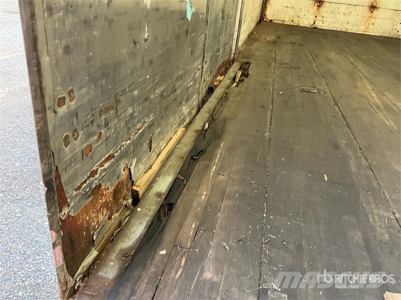 Freightliner M2 106 4x2 Van Truck ボックスボディー、ウイング、箱車