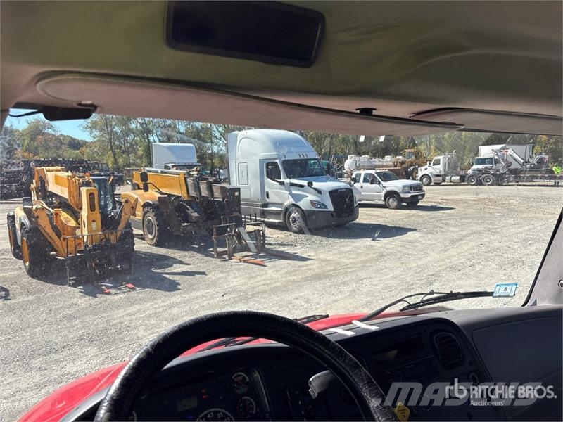 Freightliner M2 106 4x2 Van Truck Camiones caja cerrada