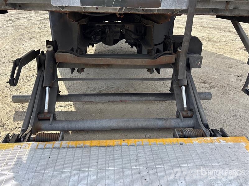 Freightliner M2 106 4x2 Van Truck Furgons