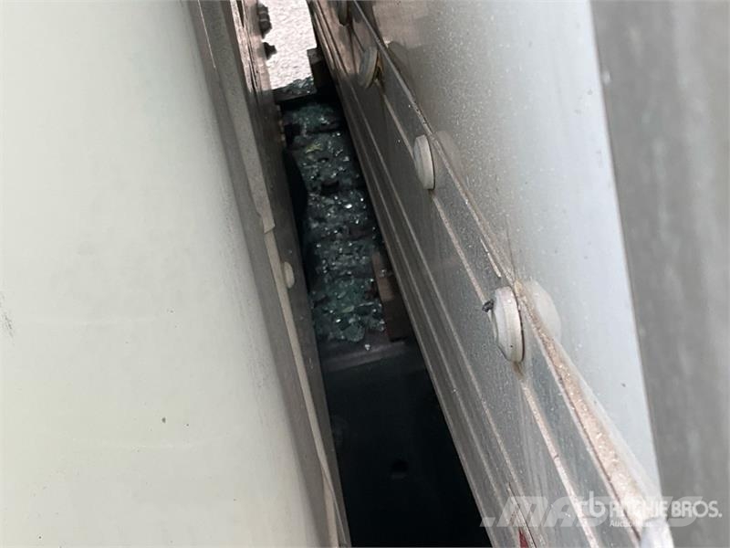 Freightliner M2 106 4x2 Van Truck 貨箱式卡車