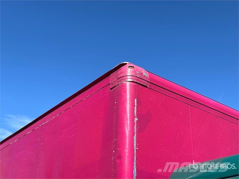 Freightliner M2 106 4x2 Moving Extended Cab Van Truck Фургони