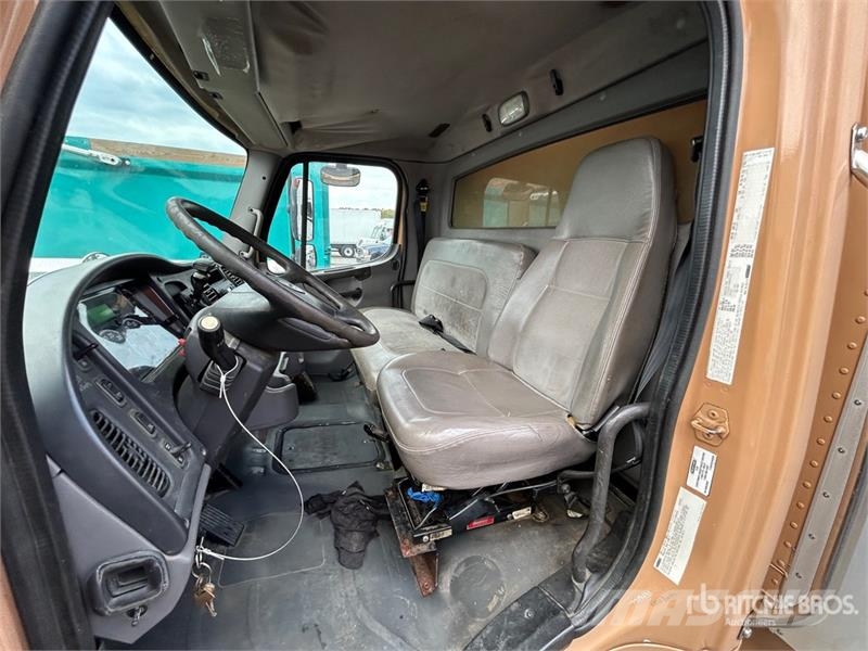 Freightliner M2 106 4x2 Van Truck Camion Fourgon