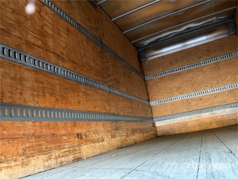 Freightliner M2 106 4x2 Van Truck Каросерии