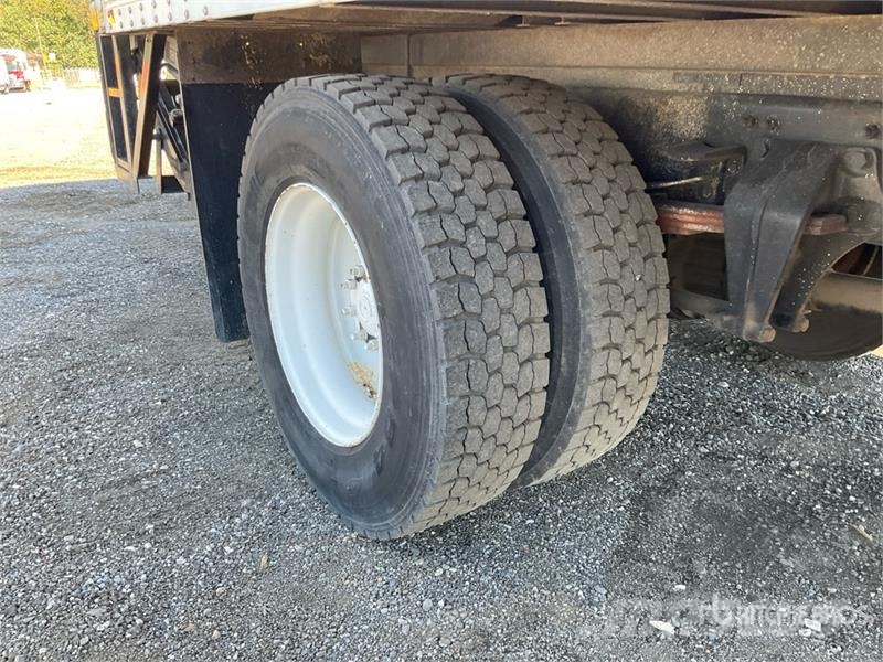Freightliner M2 106 4x2 Van Truck Каросерии