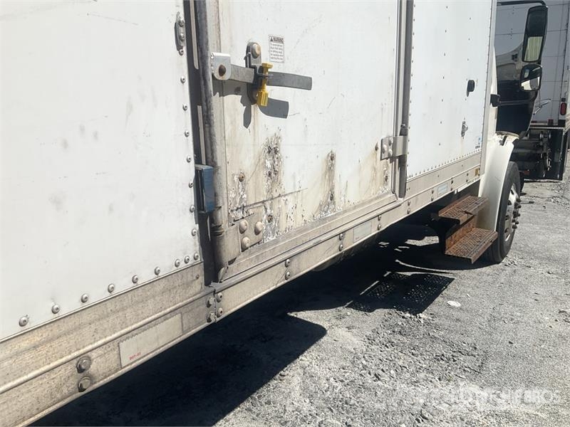 Freightliner M2 106 4x2 Van Truck Φορτηγά Κόφα