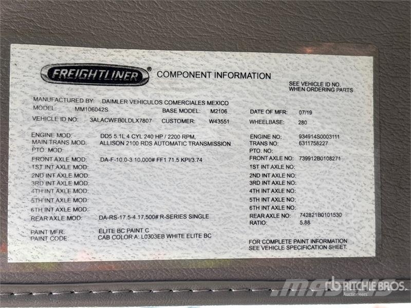 Freightliner M2 106 4x2 Van Truck Box body trucks