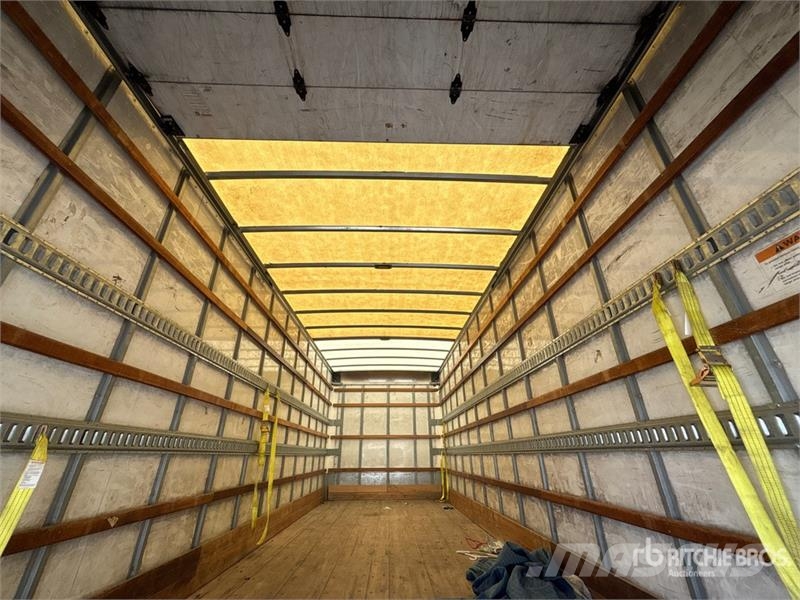 Freightliner M2 106 4x2 Van Truck Skriňová nadstavba