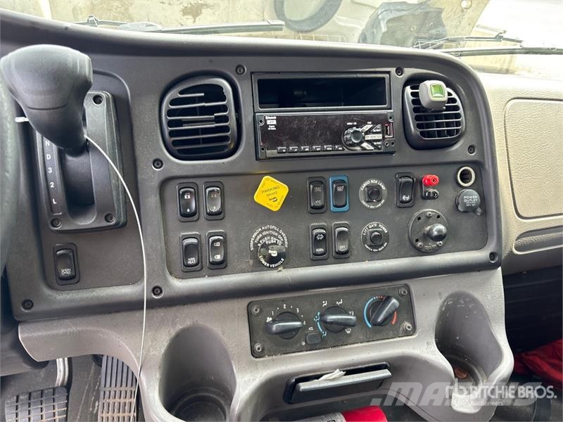 Freightliner M2 106 4x2 Van Truck Box body trucks