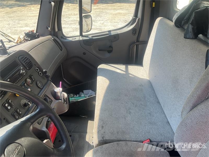 Freightliner M2 106 4x2 Van Truck Φορτηγά Κόφα