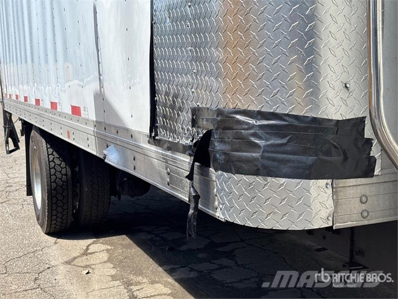 Freightliner M2 106 4x2 Van Truck (Inoperable) Kapali kasa kamyonlar