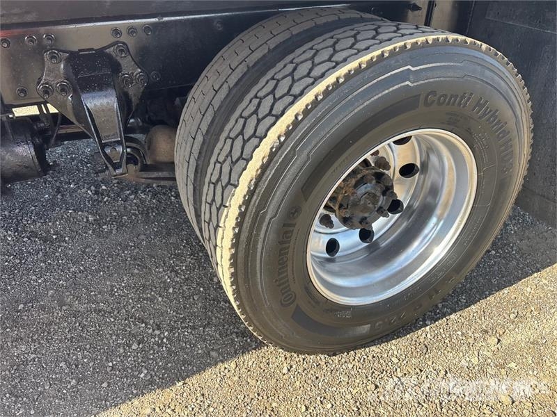 Freightliner M2 106 4x2 Van Truck Furgons