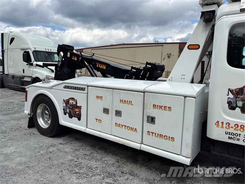 Freightliner M2 106 4x2 Extended Cab Tow Truck Hinausautot