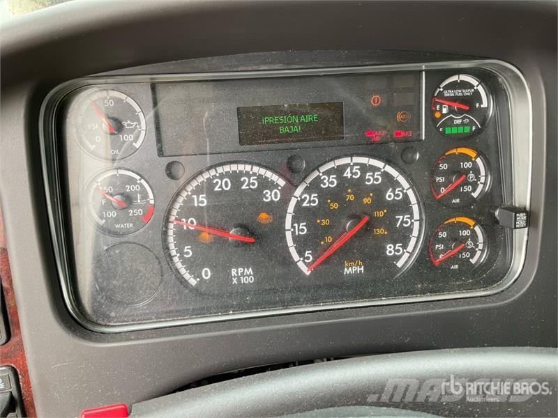 Freightliner M2 106 4x2 Van Truck (Inoperable) Kofferaufbau