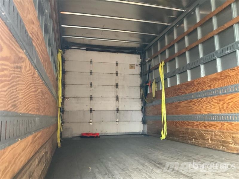 Freightliner M2 106 4x2 Van Truck Kapali kasa kamyonlar
