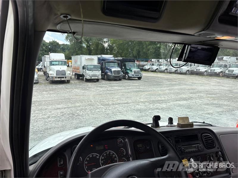 Freightliner M2 106 4x2 Extended Cab Tow Truck Hinausautot
