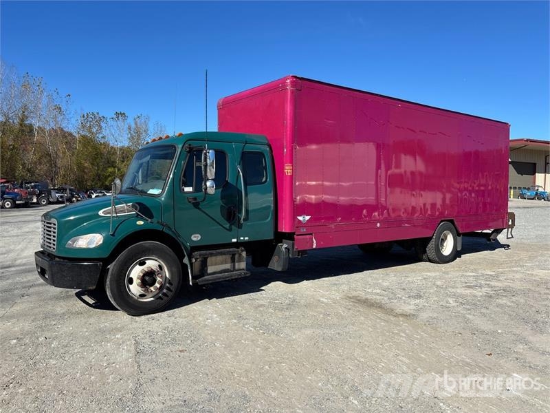 Freightliner M2 106 4x2 Moving Extended Cab Van Truck Фургони