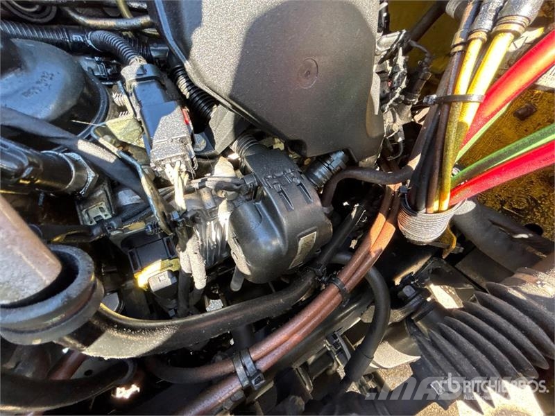 Freightliner M2 106 4x2 Van Truck Camiones caja cerrada