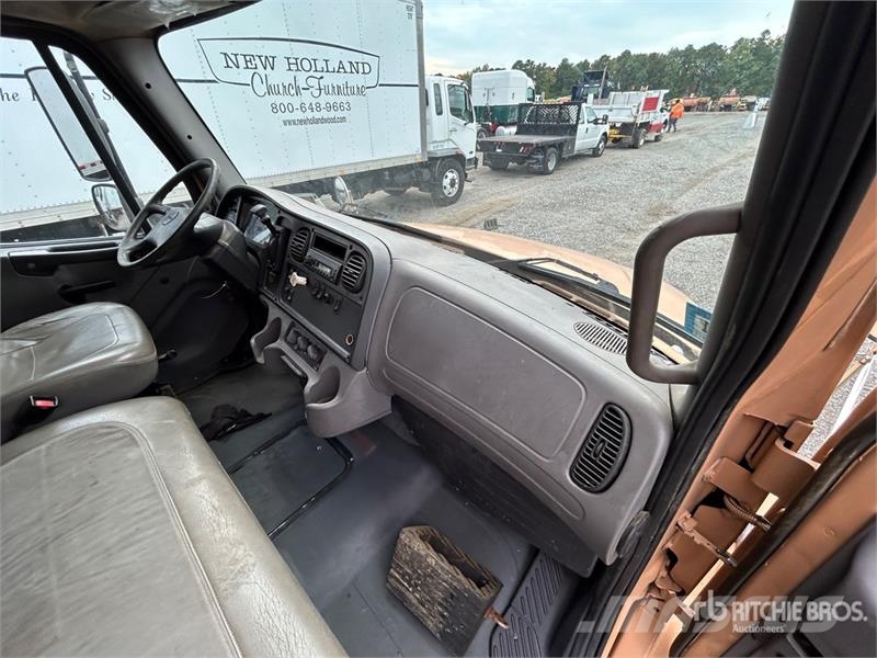 Freightliner M2 106 4x2 Van Truck Camion Fourgon