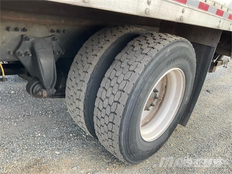 Freightliner M2 106 4x2 Van Truck ボックスボディー、ウイング、箱車