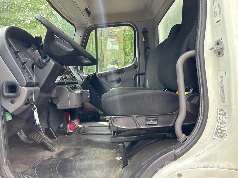 Freightliner M2 106 4x2 Van Truck Box body trucks