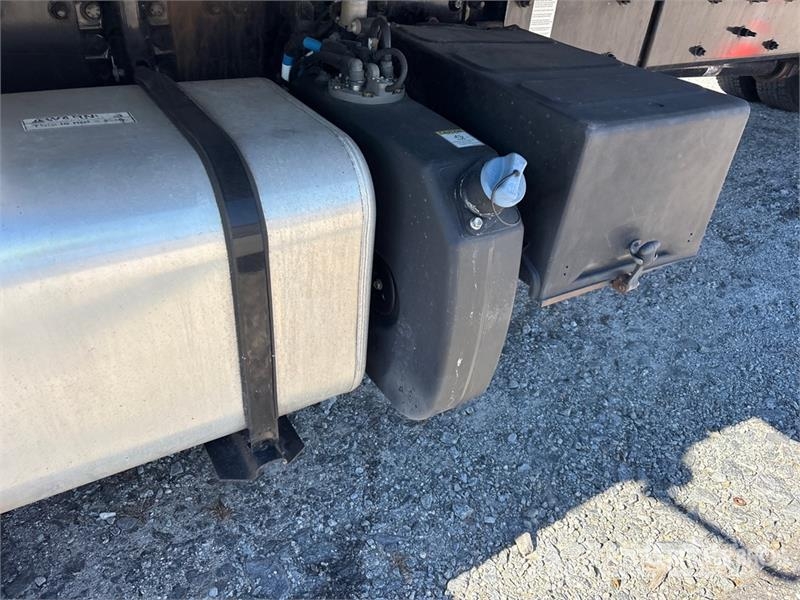 Freightliner M2 106 4x2 Van Truck Box trucks