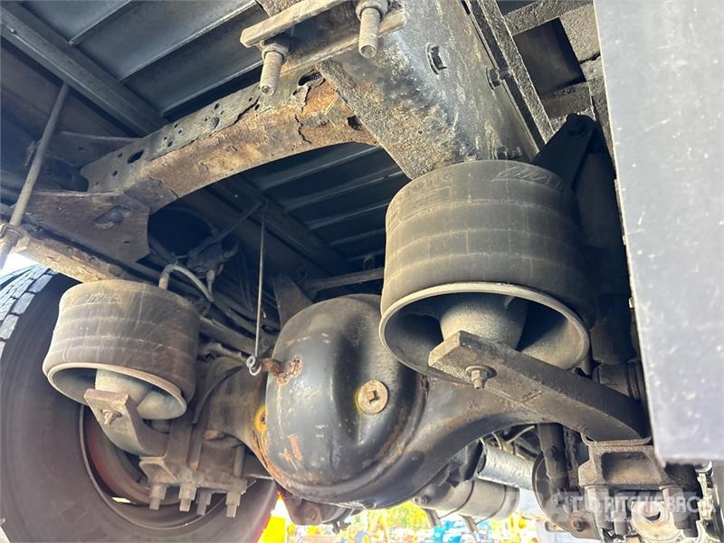 Freightliner M2 106 4x2 Van Truck 厢式货车