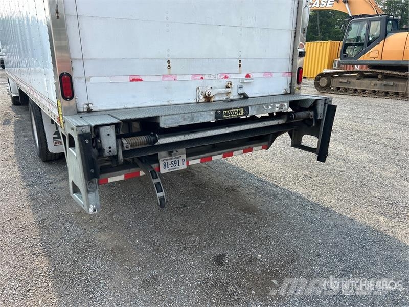 Freightliner M2 106 4x2 Van Truck Furgons