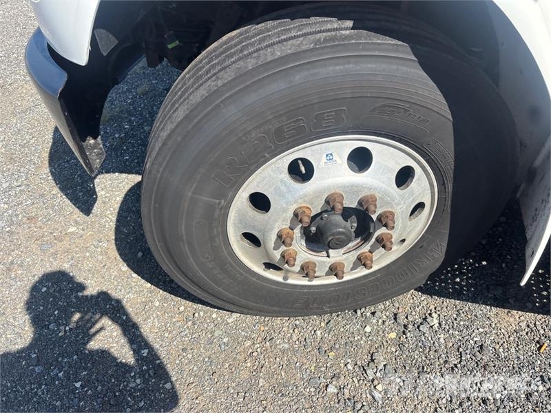 Freightliner M2 106 4x2 Van Truck (Inoperable) Camion cassonati