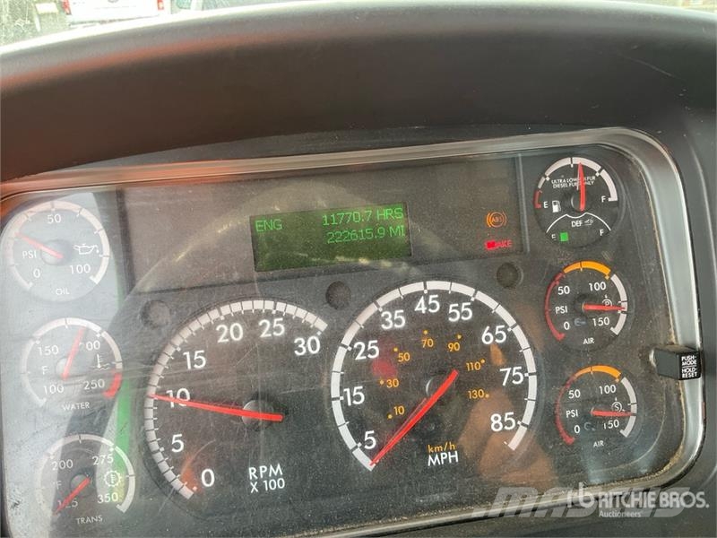 Freightliner M2 106 4x2 Rollback Truck 회수 차량