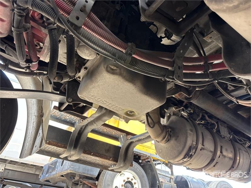 Freightliner M2 106 4x2 Van Truck (Inoperable) Kapali kasa kamyonlar