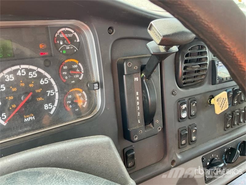 Freightliner M2 106 4x2 Rollback Truck 회수 차량
