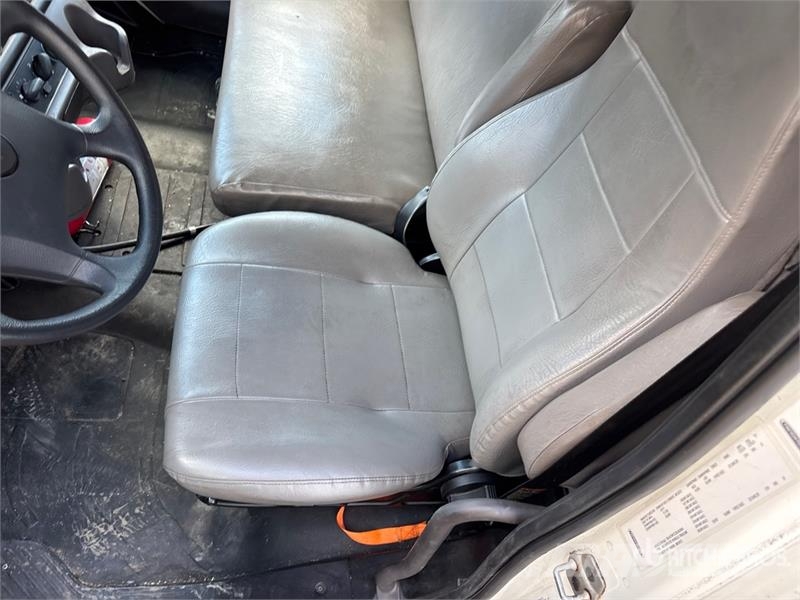 Freightliner M2 106 4x2 Van Truck (Inoperable) Kapali kasa kamyonlar