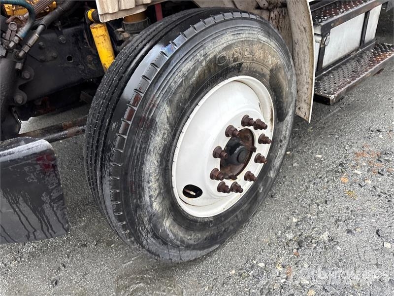 Freightliner M2 106 4x2 Grapple Truck Grijpers