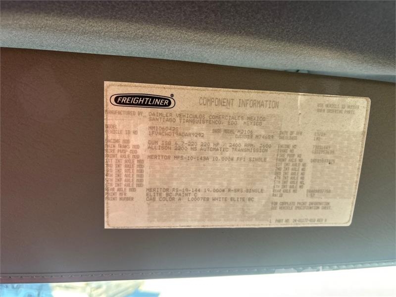 Freightliner M2 106 4x2 Van Truck Autocamioane