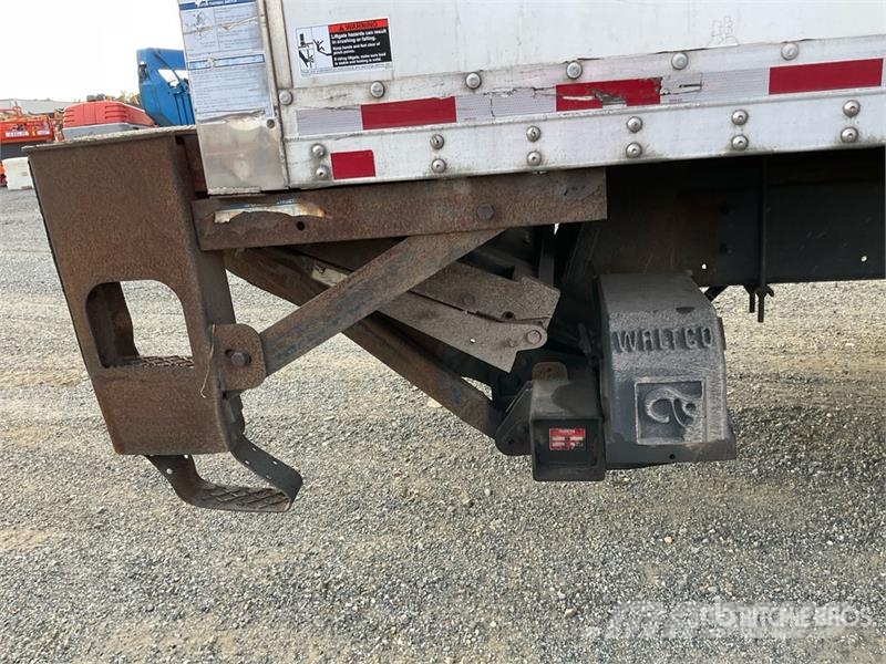 Freightliner M2 106 4x2 Van Truck ボックスボディー、ウイング、箱車
