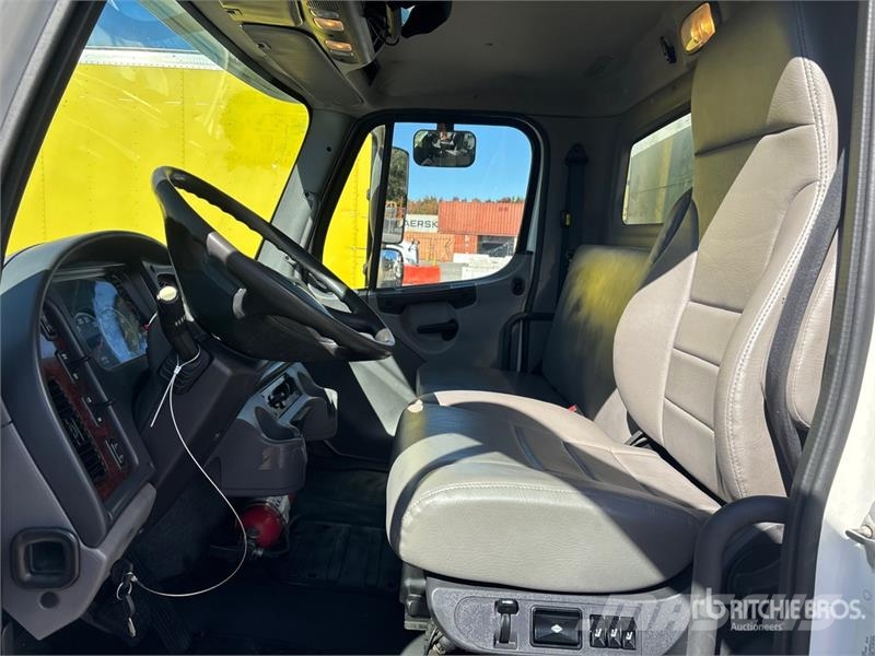 Freightliner M2 106 4x2 Van Truck Furgons