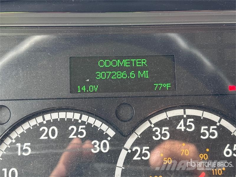 Freightliner M2 106 4x2 Van Truck Box trucks