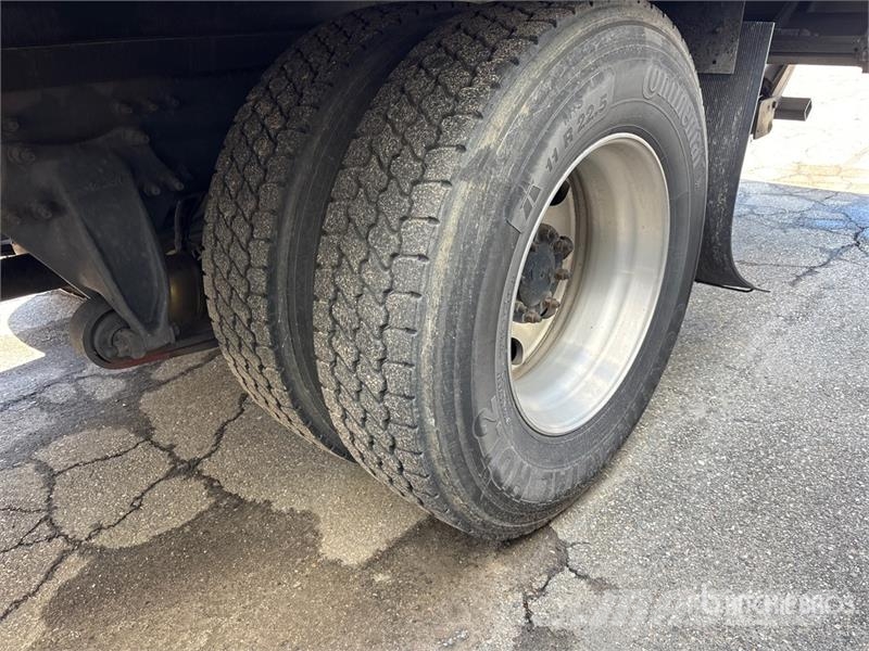 Freightliner M2 106 4x2 Van Truck (Inoperable) Kapali kasa kamyonlar