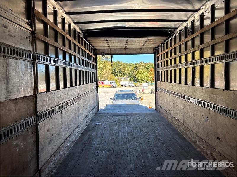 Freightliner M2 106 4x2 Van Truck 厢式货车