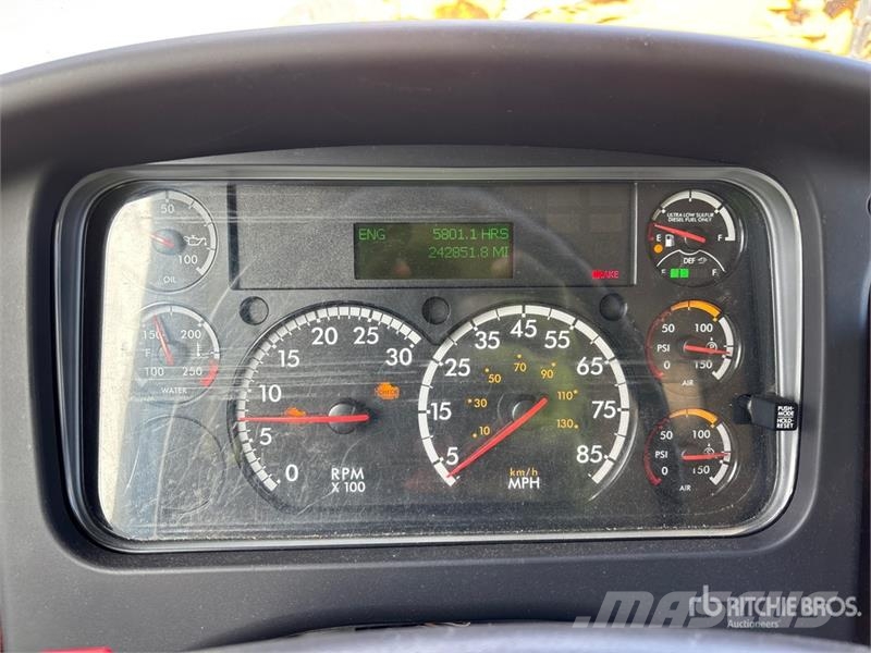 Freightliner M2 106 4x2 Van Truck Box trucks