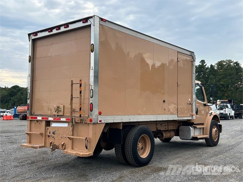 Freightliner M2 106 4x2 Van Truck Camion Fourgon